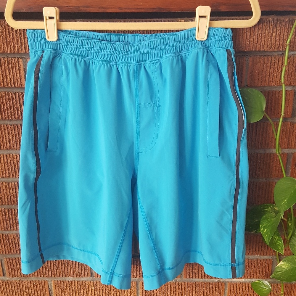 Lululemon mens lined shorts size L
